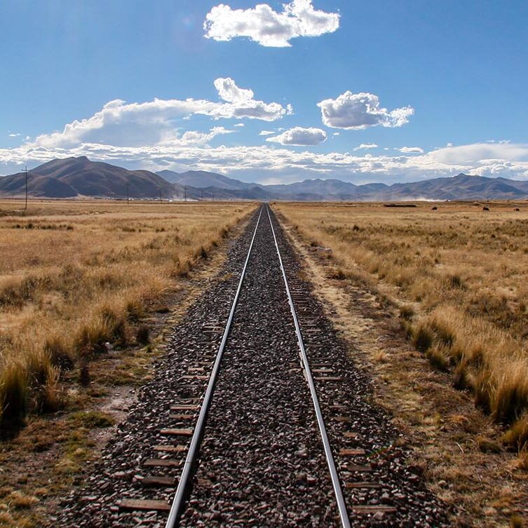 chad-peltola-2tfQcOodk60-unsplash railroads